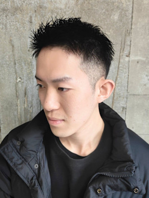 刈り上げ　ショートカット　ツーブロックマッシュ　黒髪束感