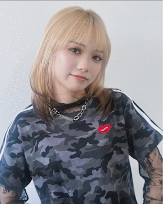 10代・20代【ルーツカラー×前髪ありレイヤーカット】