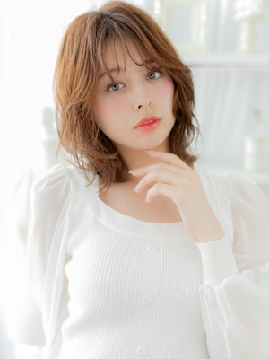 韓国風ニュアンスパーマフェザーミディアム　韓国風巻き