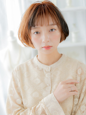 ダブルカラーハイライトフレンチカジュアル　刈上げボブ