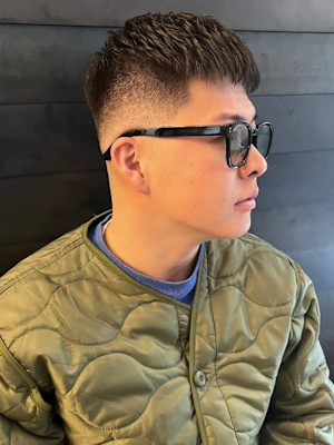 クロップ　濡れパン　アイロンパーマ　バーバー　フェードカット