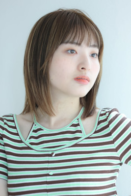 立体感の出るハイライトカラー/伸ばしかけボブ