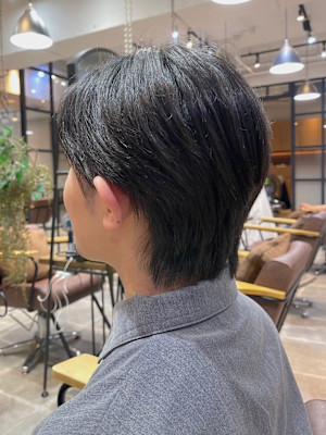 メンズダークアッシュマッシュセンターパートニュアンスパーマ