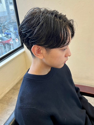 メンズダークアッシュマッシュセンターパートニュアンスパーマ