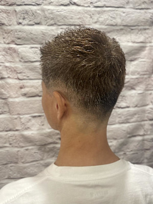 アッシュカラースパイキーショート