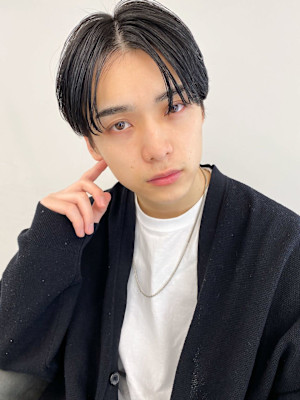 毛流れハンサムショートセンターパートメンズ黒髪爽やか