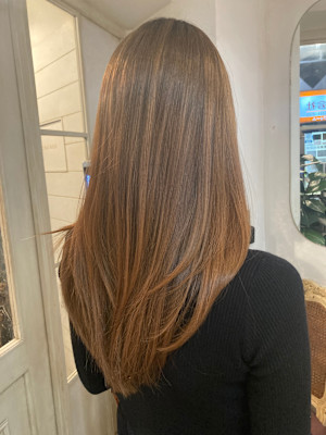 艶髪ストレートロング抜け感ローレイヤー縮毛矯正