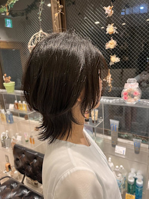 大人可愛いウルフボブ