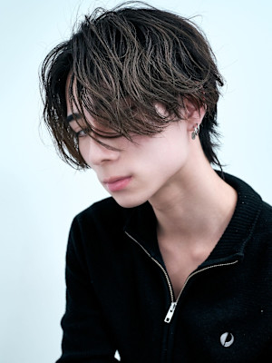 ダークアッシュ/ミディアムヘア/センターパート/無造作ヘア