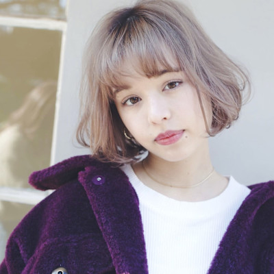 大人ガーリーホワイトグレージュカールボブルフ