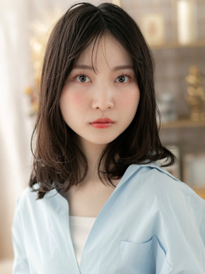 センターパートアースカラーニュアンスパーマ　姫カットレイヤー