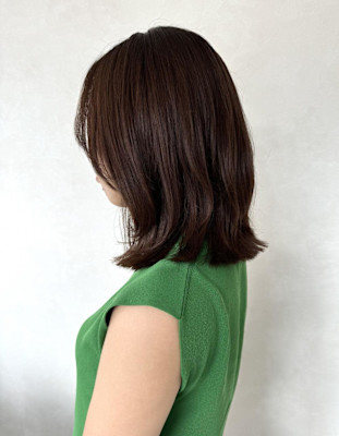 ラベンダーブルージュカラー・くびれミディアムレイヤー