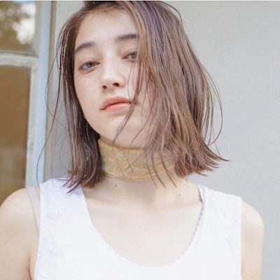 ナチュラル外ハネ無造作シアーロブ