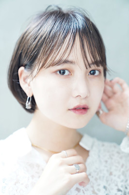 耳かけショートボブ