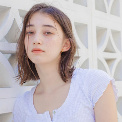 外ハネニュアンスくびれヘアファンシーロブ