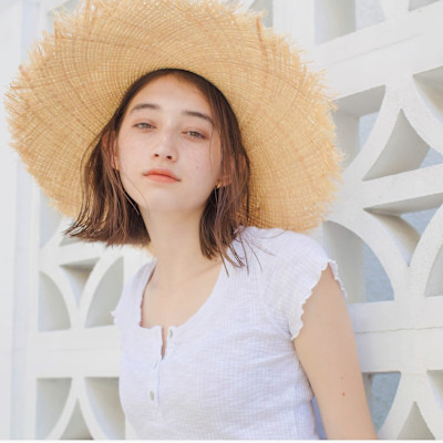 サマーペールベージュ切りっぱなしボブ