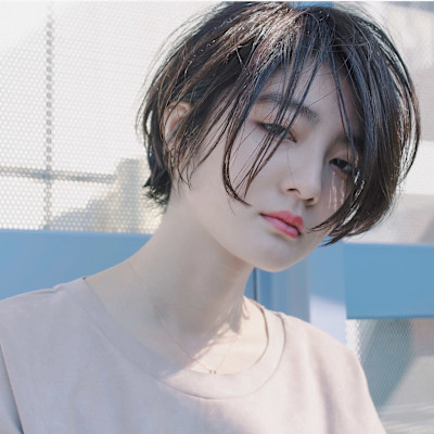 ダークアッシュ暗めカラーシアーパートショートボブ