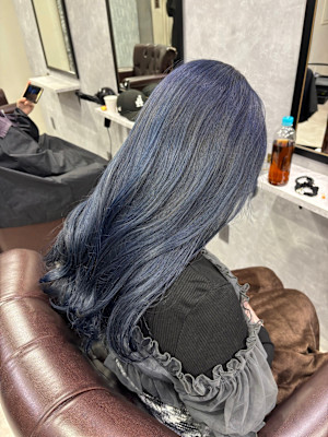 ネイビーブルー×ブリーチカラー