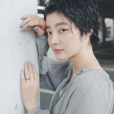 ダークアッシュピンパーマアップバングショート