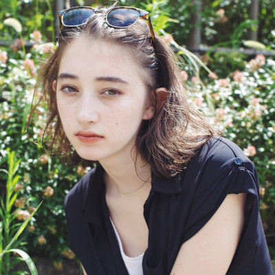 サマーペールベージュバックかきあげレイヤー