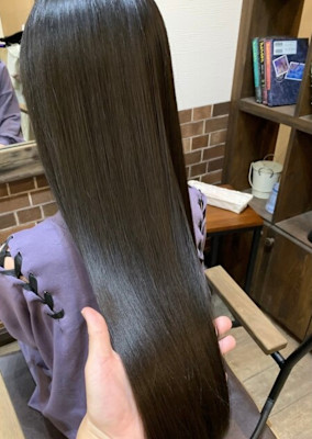 ～髪質改善～美髪縮毛矯正　黒髪ロング