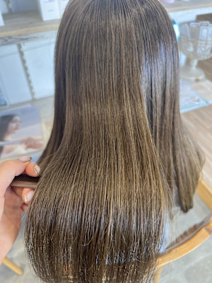 セミロング／髪質改善