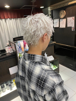 ホワイトシルバー/ケアブリーチ/池袋/池袋東口