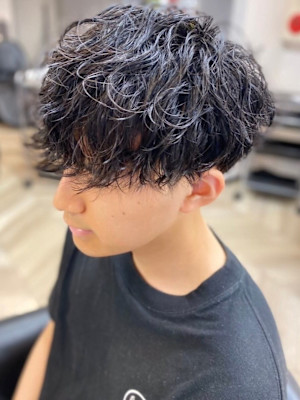 波巻きパーマ　ニュアンスパーマ　メンズパーマ　黒髪