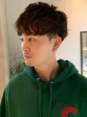 メンズパーマ　マッシュパーマ　ツーブロック　刈り上げ
