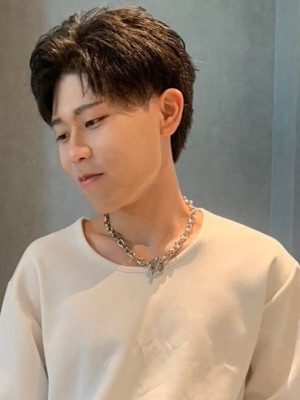 ニュアンスパーマ　ゆるめパーマ　韓国風パーマ　アップバング