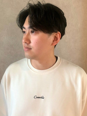 センターパート　ビジネス　爽やか　メンズショート　マッシュ