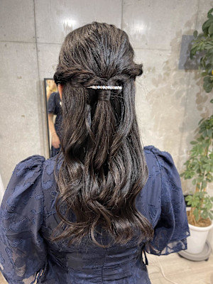 黒髪多毛さんハーフアップお呼ばれヘアアレンジ