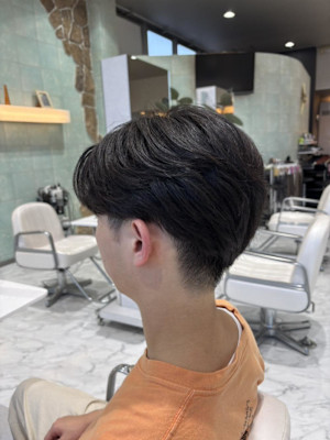 メンズショート／センターパート／毛流れ／ツーブロック