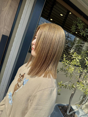 ミルクティーベージュ×切りっぱなしミディ