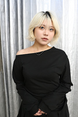 ステップボーンカットボブスタイル/ホワイトベージュ