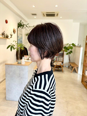 ナチュラル前下がりショート　　