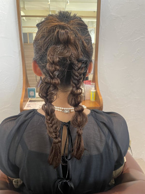 三つ編みMIXヘアアレンジ
