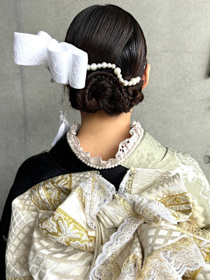 成人式ヘアセット　パール　大きめリボン　タイトシニヨン