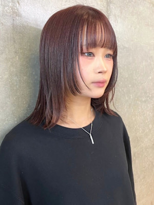 レイヤーカット　ラベンダーブラウン　外ハネミディアム