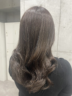 ツヤ感オリーブグレージュ