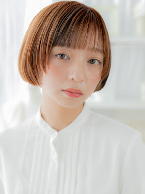 フェイスフレーミング前下がり小顔ミニボブ　刈上げボブ