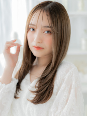 グレーベージュ小顔エアストレートワンカール　姫カットレイヤー