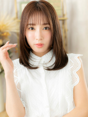 シースルーバング小顔艶感ストレートレイヤー　マロンベージュ