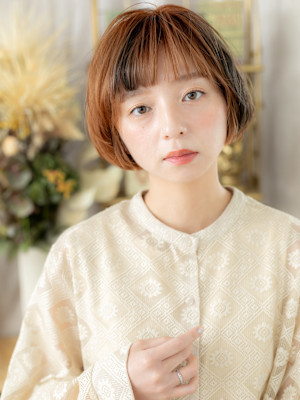 ダブルカラーハイライトフレンチカジュアル　刈上げボブ