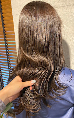 透明感ブラウンベージュ