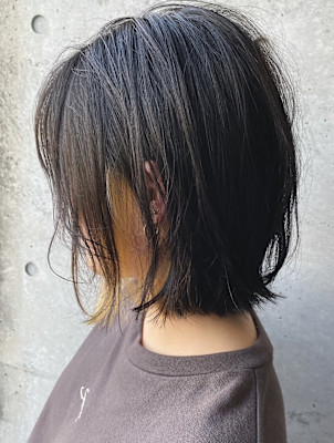 さりげなく見せるインナーカラー