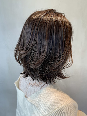 ゆるふわ外ハネミディ やわらかラベンダー×アッシュ