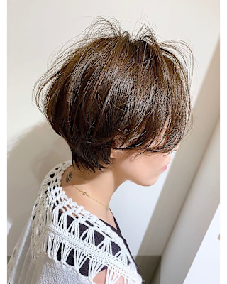 大人可愛いシースルーハンサムショート