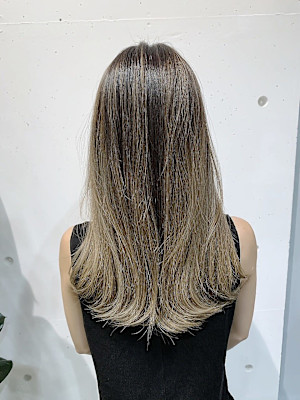 バレイヤージュ×エアタッチ×グレージュ