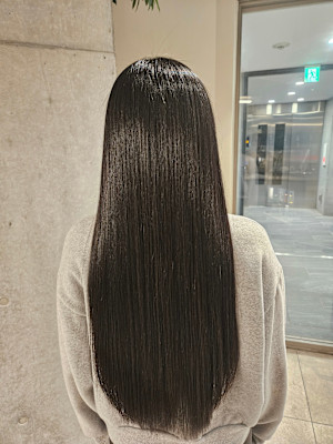 髪質改善でツヤツヤロング